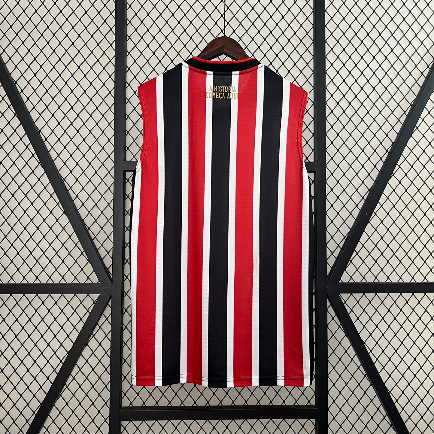 24-25 Vest Sao Paulo Away detail