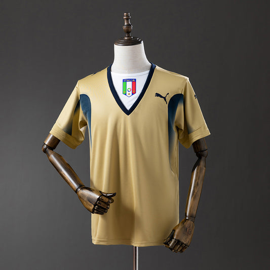 Retro 2006 Italy Golden detail