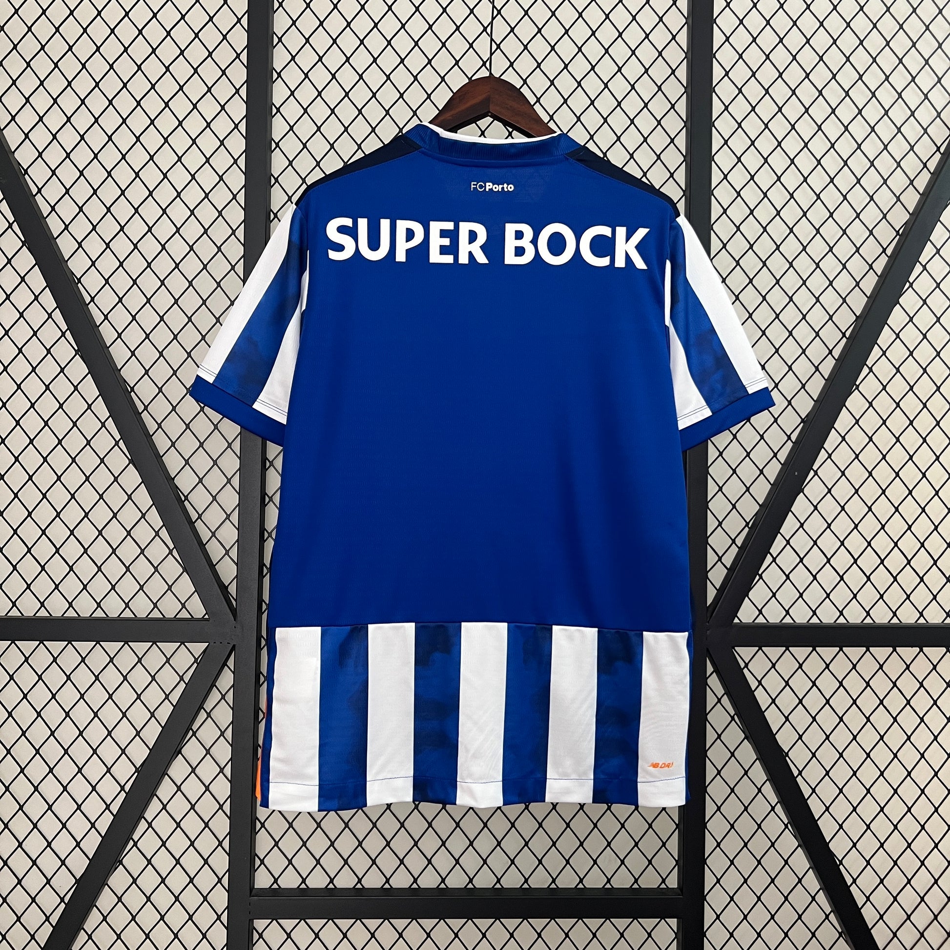 24-25 Porto home