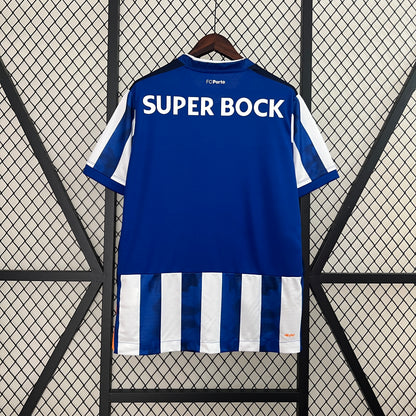 24-25 Porto home