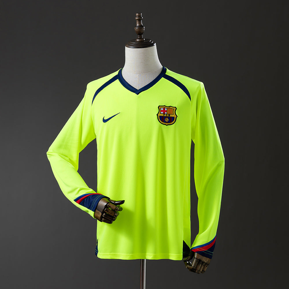 Retro long sleeve Barcelona 05-06 away detail