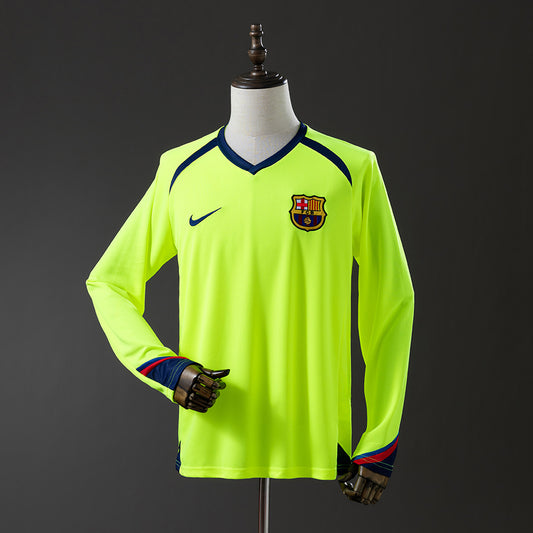 Retro long sleeve Barcelona 05-06 away detail