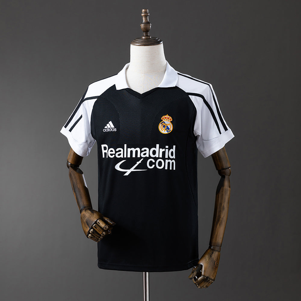 Retro Real Madrid 01-02 Away detail