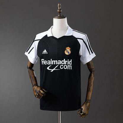Retro Real Madrid 01-02 Away detail