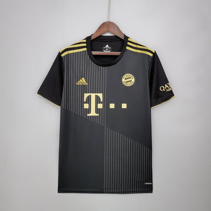 21-22 Bayern Munich away detail