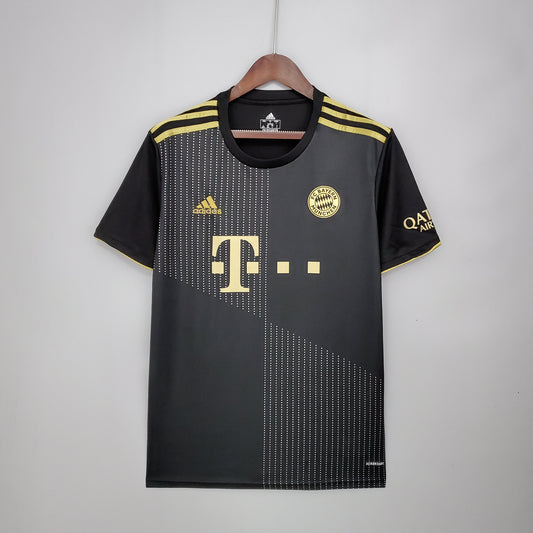 21-22 Bayern Munich away detail