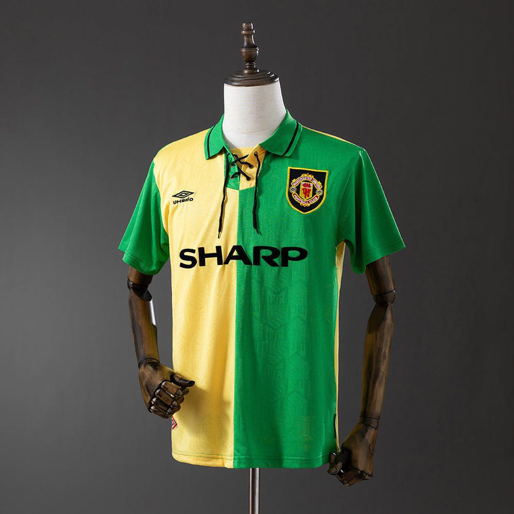 Retro 92-94 M-U away detail