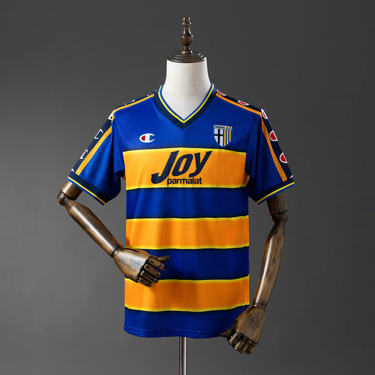 Retro Parma 01-02 home detail