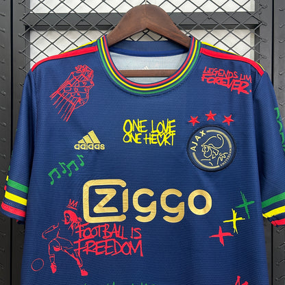 25-26 Ajax Special Edition detail