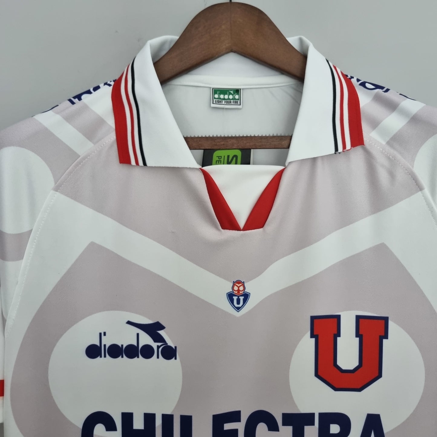 Retro Universidad de Chile1996 away detail