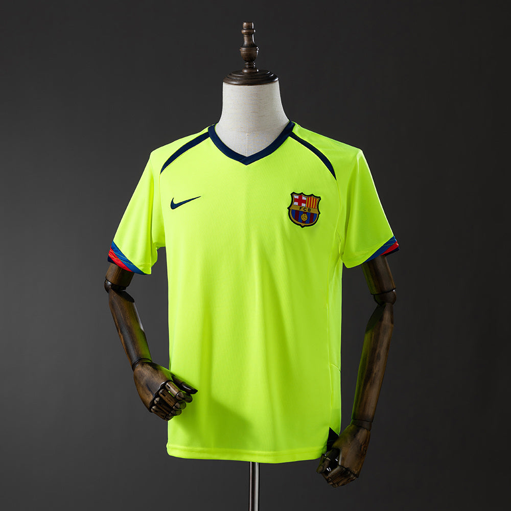 Retro Barcelona 05-06 away detail