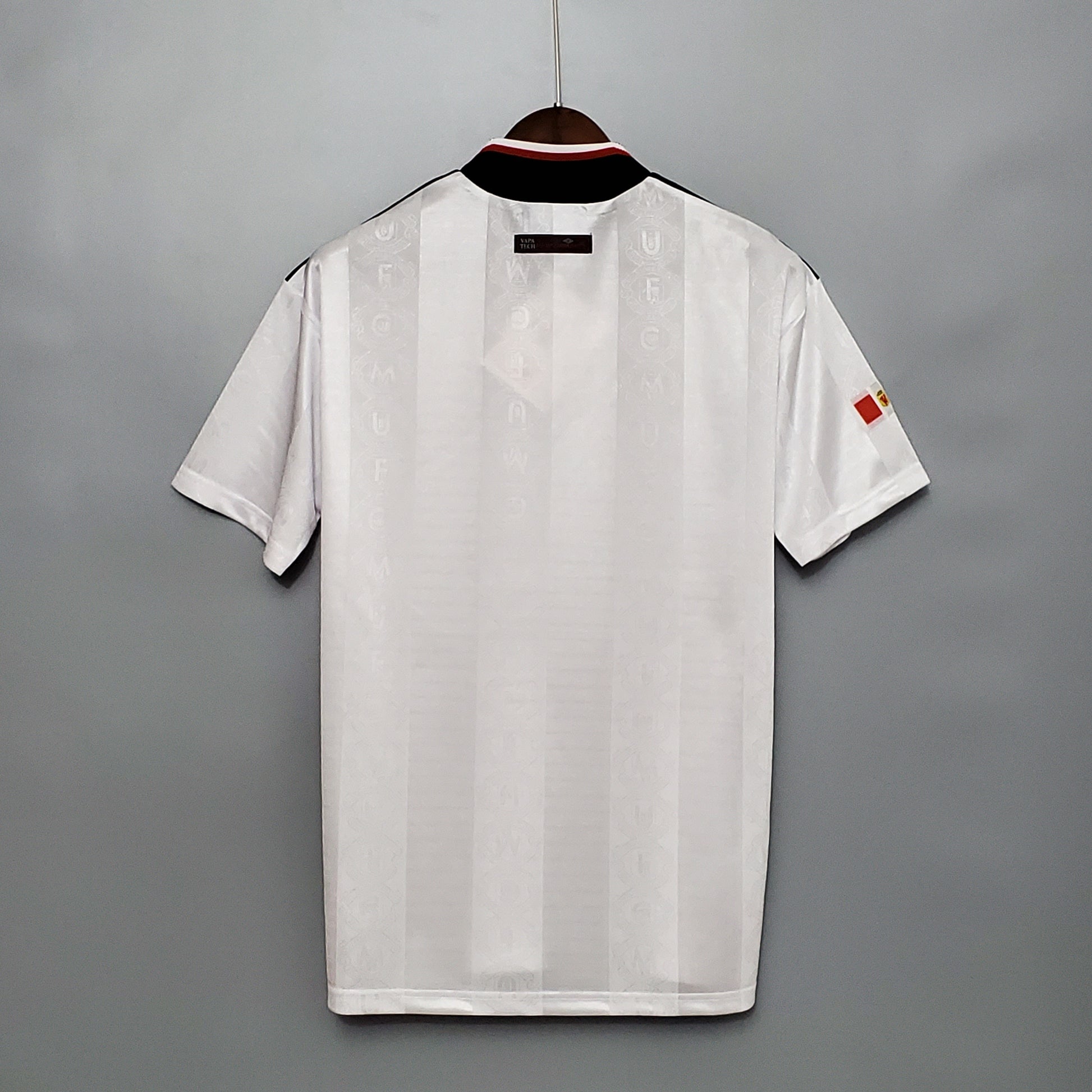 Retro 97-98 M-U away detail