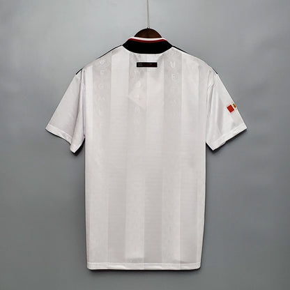 Retro 97-98 M-U away detail