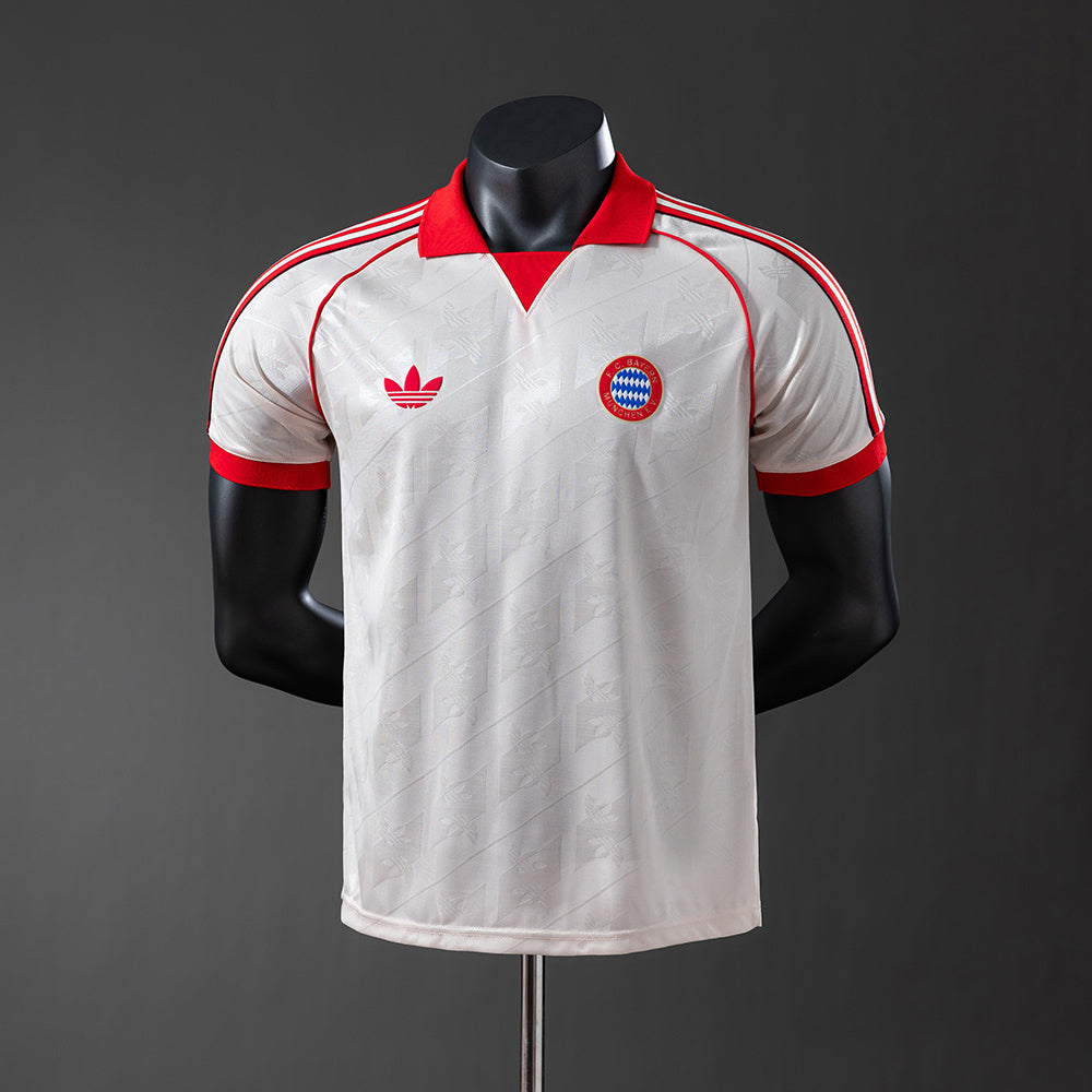 24-25 Player Retro Bayern Munich detail