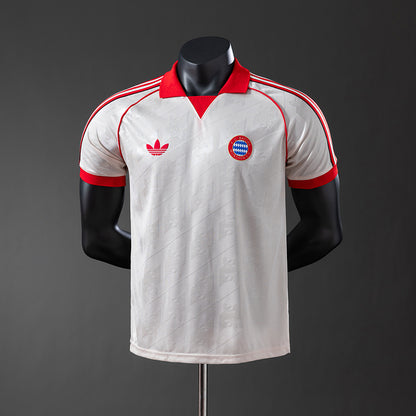24-25 Player Retro Bayern Munich detail
