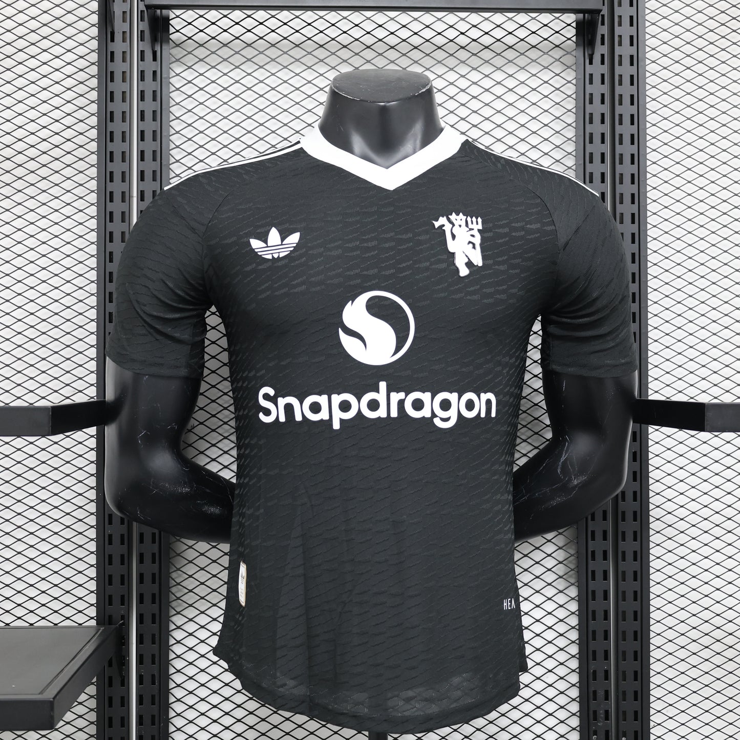 24-25 Player M-U Black detail