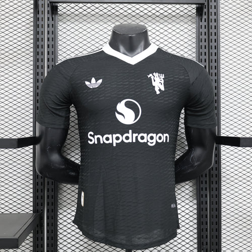 24-25 Player M-U Black detail