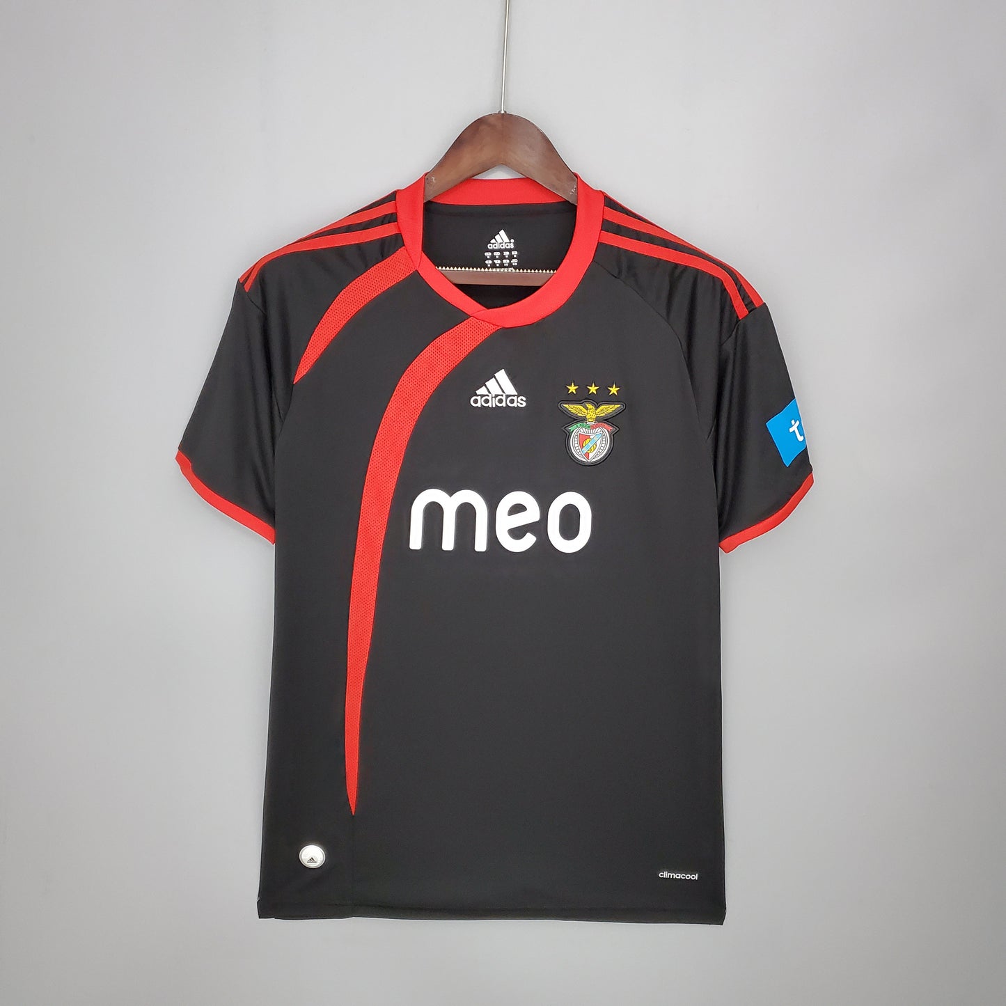 Retro Benfica 09-10 away detail