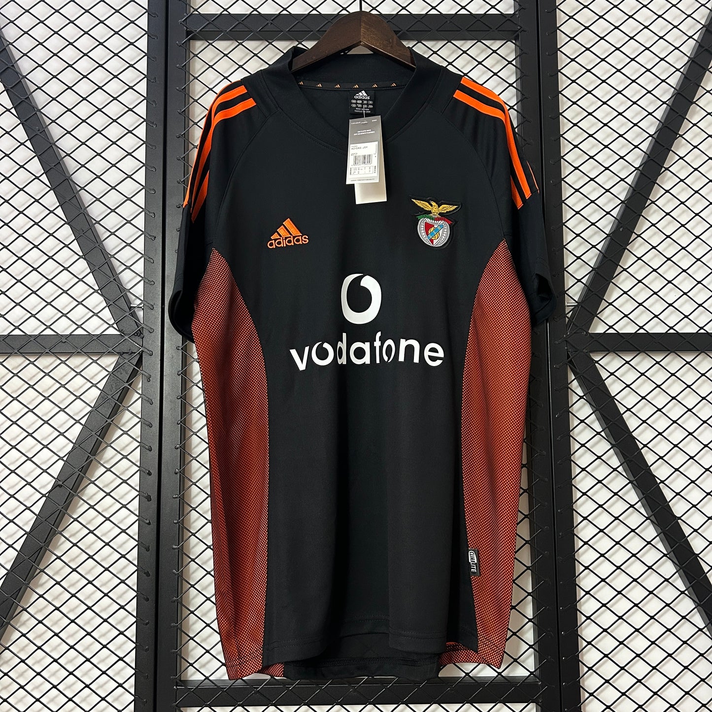 Retro Benfica 02-03 away detail
