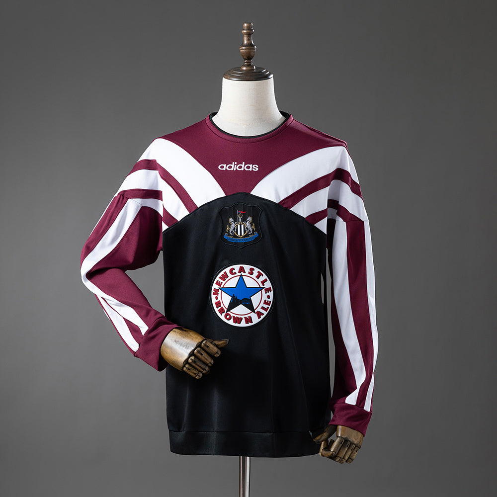 Newcastle United 95-96 Training Retro Long-Sleeve Jersey detail