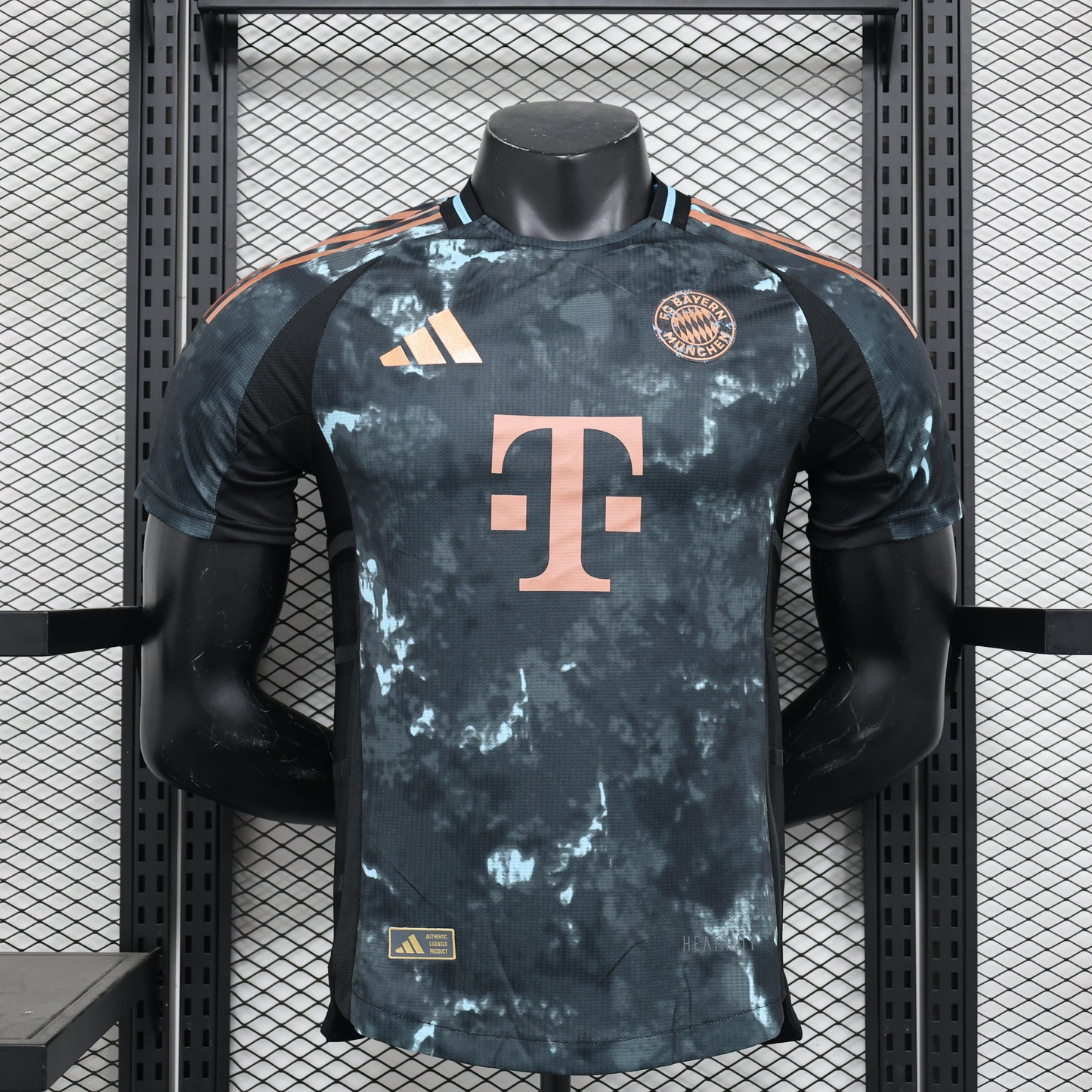 24-25 Player Bayern Munich Away