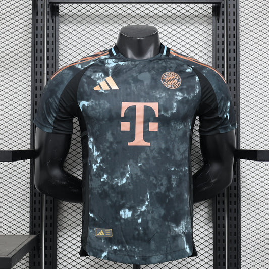24-25 Player Bayern Munich Away