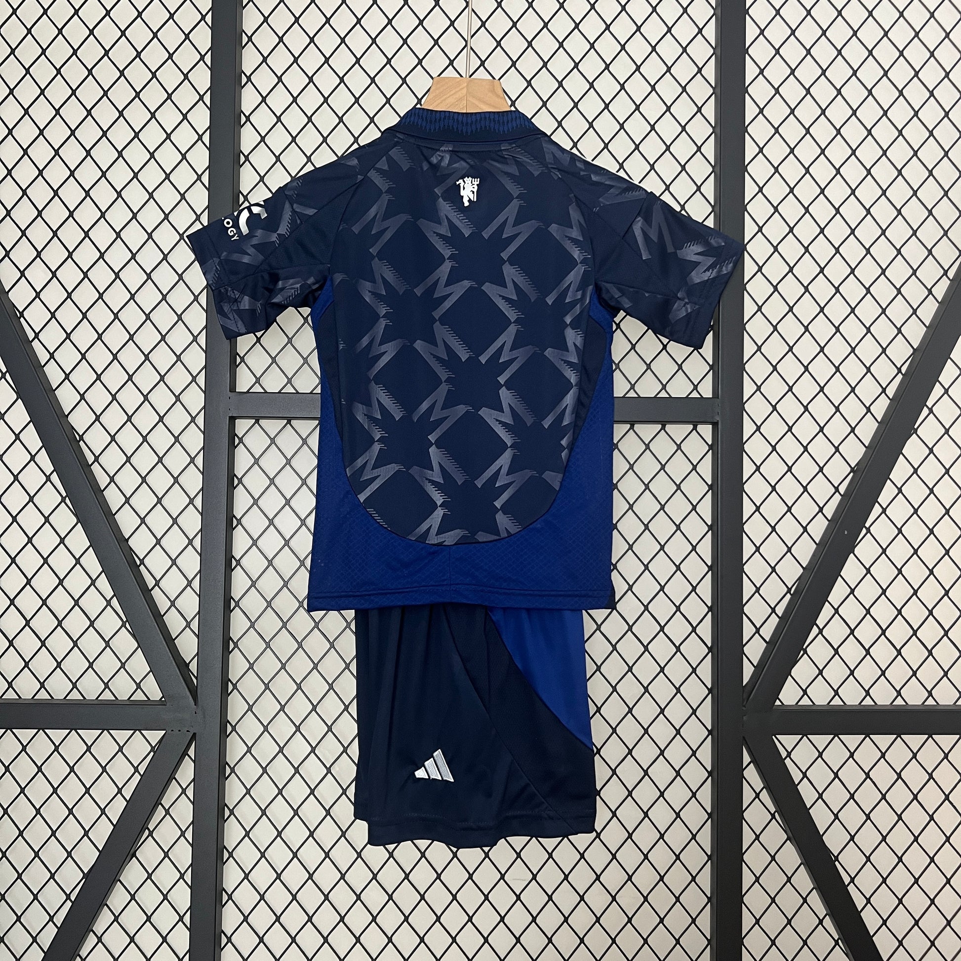 24-25 Kids M-U away detail