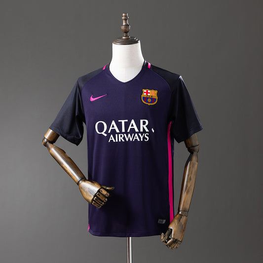 Retro Barcelona 16-17 Away detail