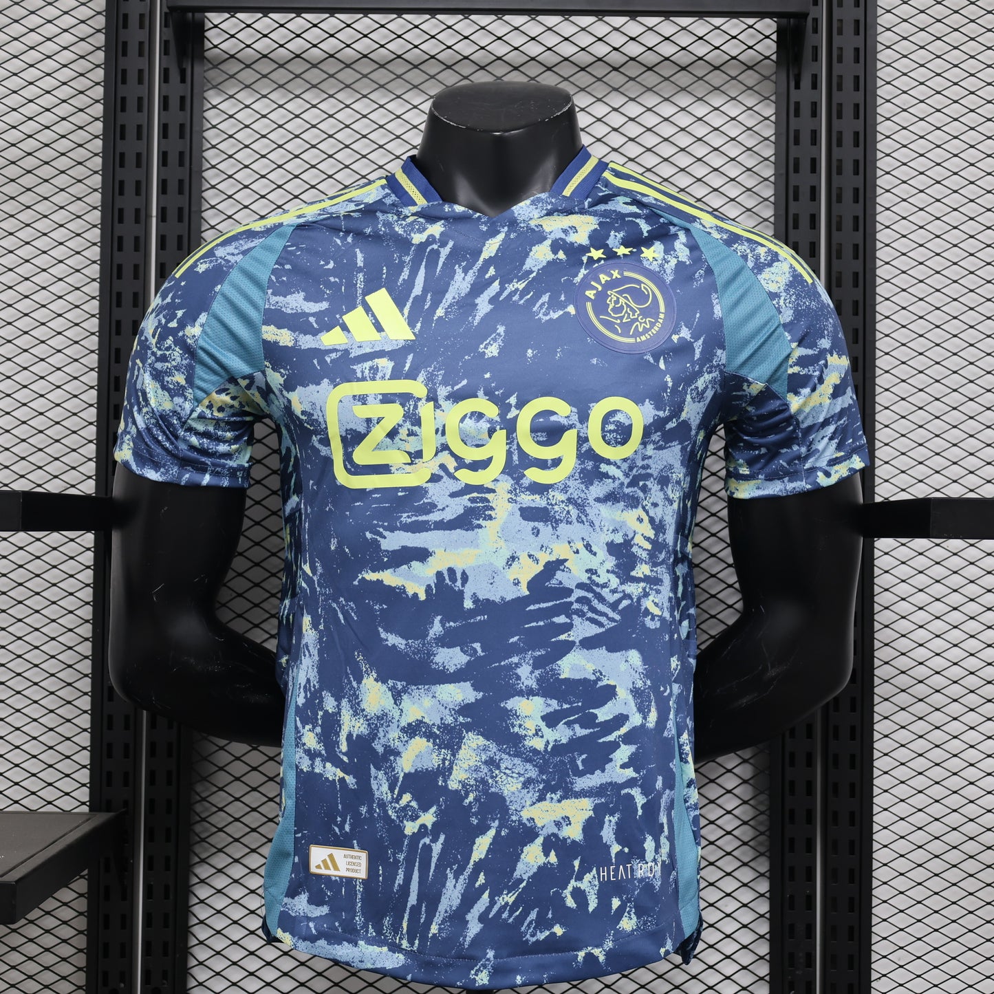 24-25 Players Ajax Away detail