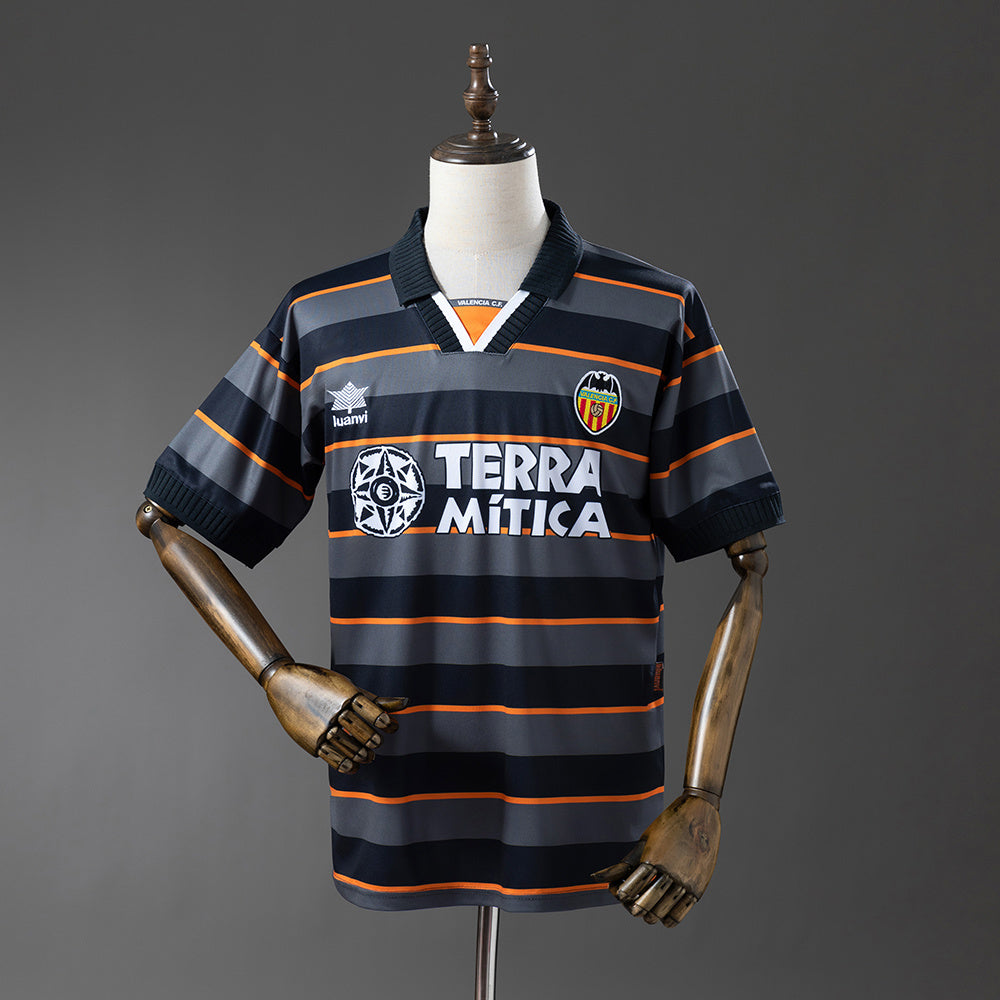 Retro Valencia 99-00 Away detail