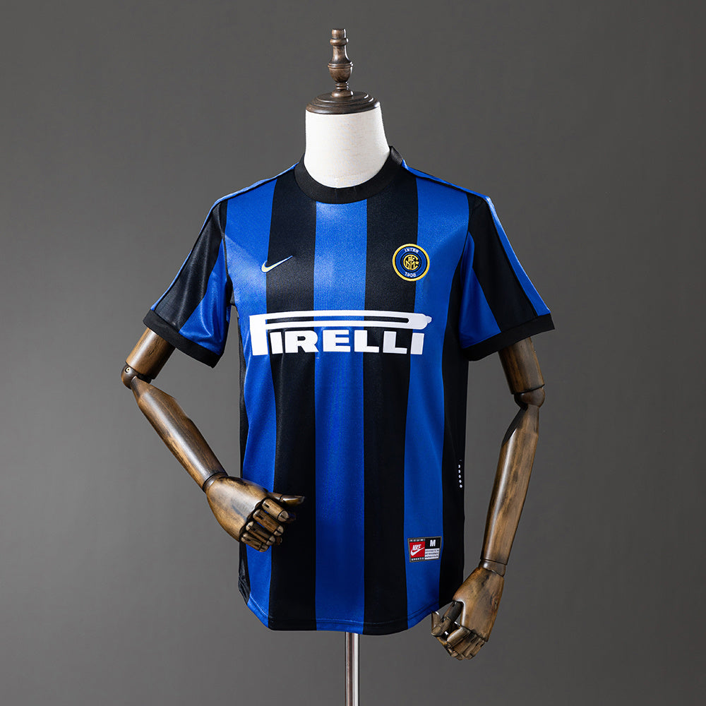 Retro Inter Milan 99-00 Home detail