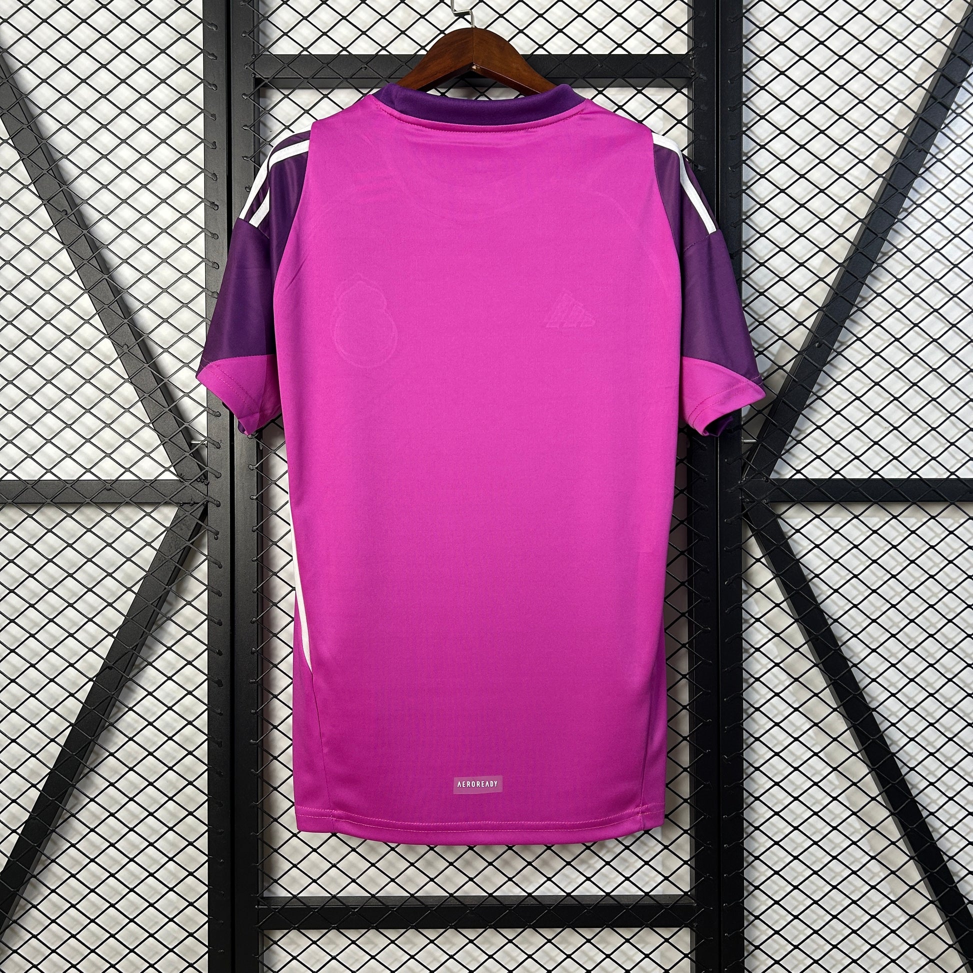 25-26 Real Madrid Goalkeeper detail
