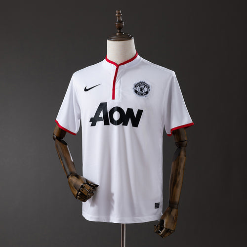 Retro 13-14 M-U away detail