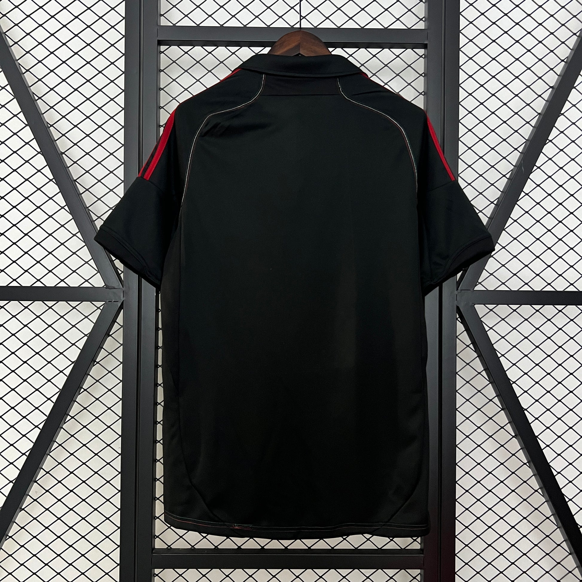 Retro AC Milan 12-13 Black detail