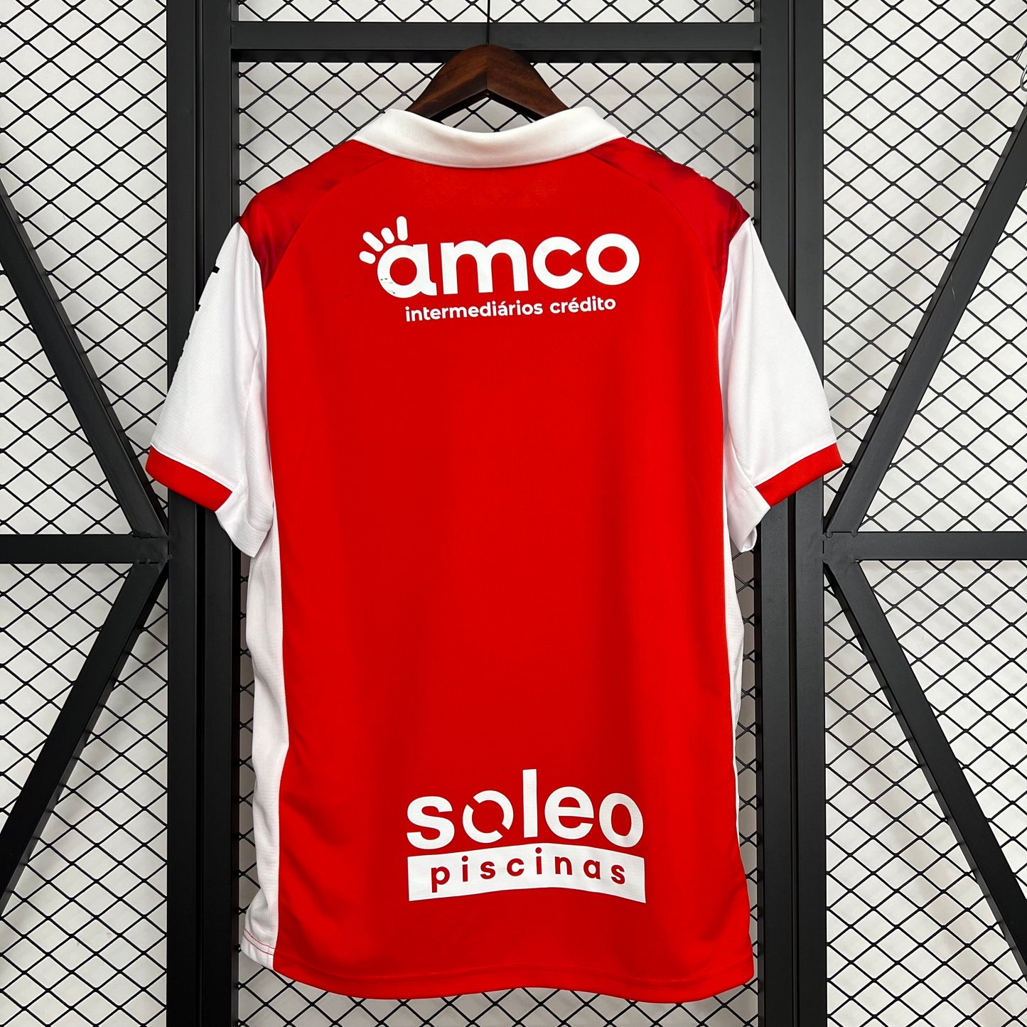 25-26 Braga home detail