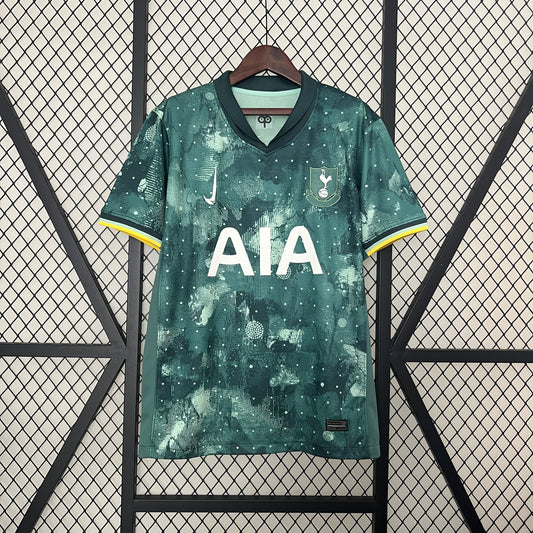 24-25 Tottenham Third Away detail