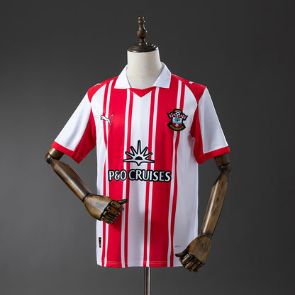 Southampton 25-26 Home Jersey detail