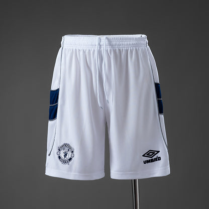 M-U 99-00 Away Retro Shorts detail