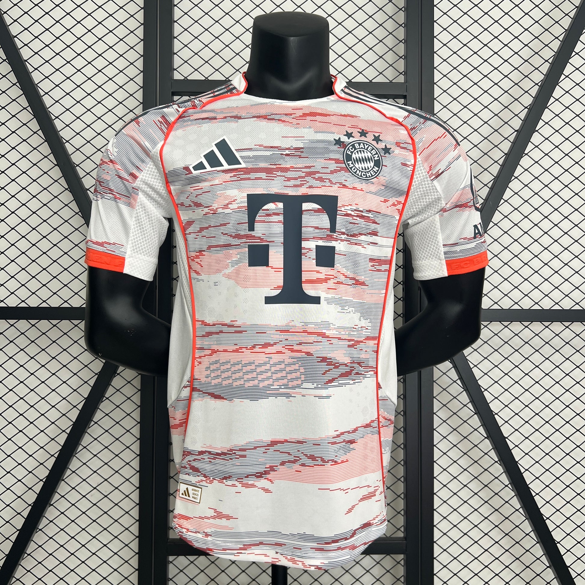 25-26 Player Bayern Munich Away detail