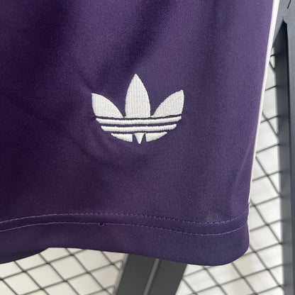 27-26 shorts M-U detail