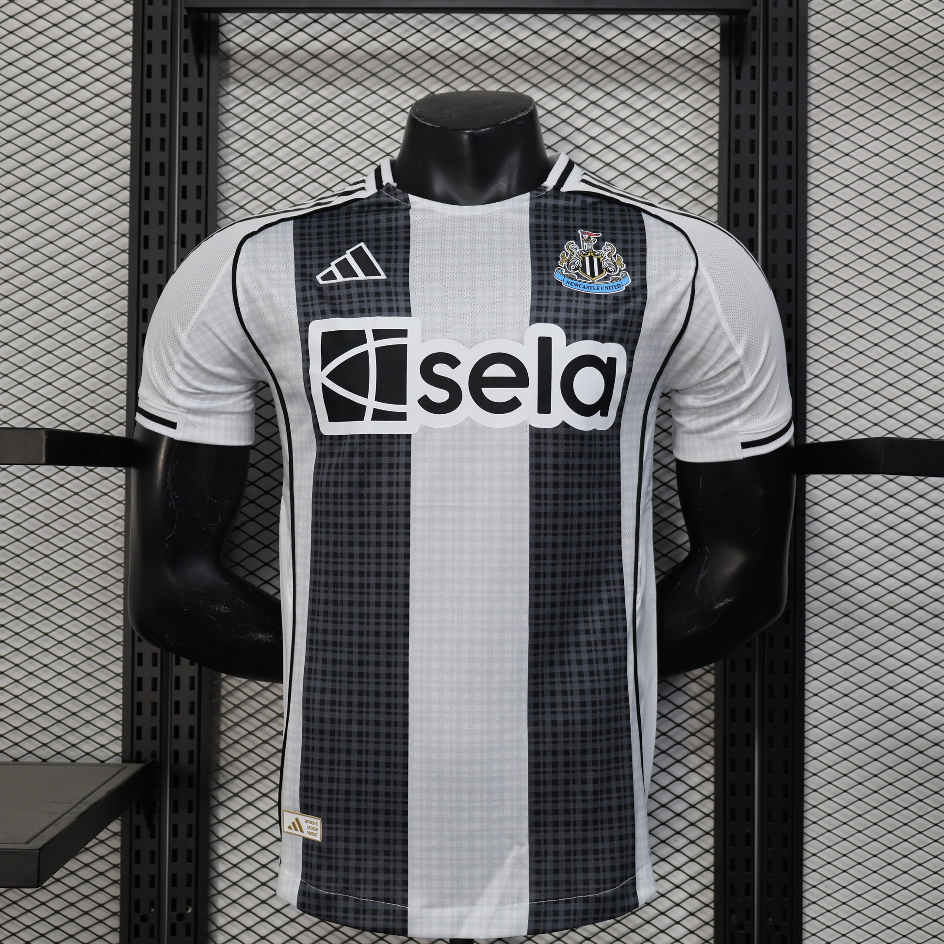 25-26 Player Newcastle United Home detail