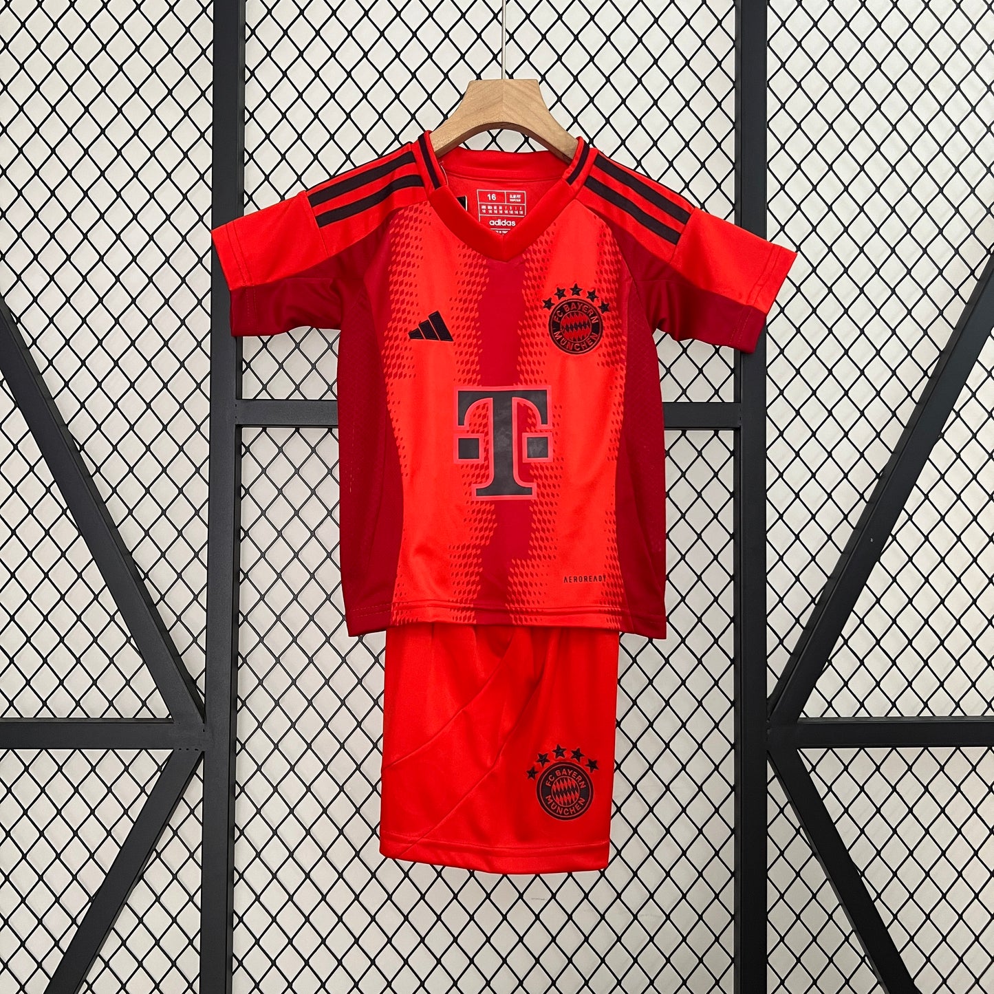 24-25 kids Bayern Munich home detail
