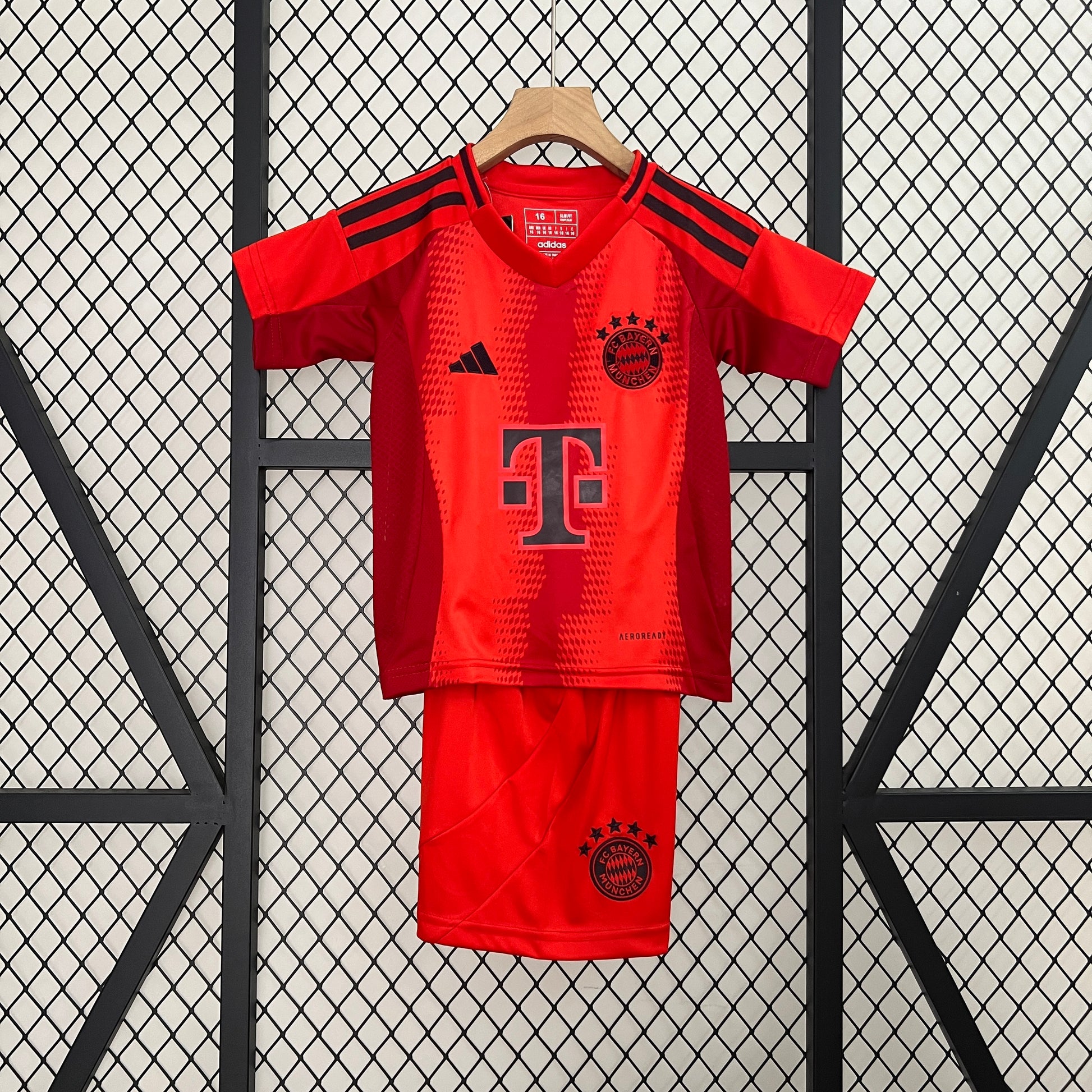 24-25 kids Bayern Munich home detail