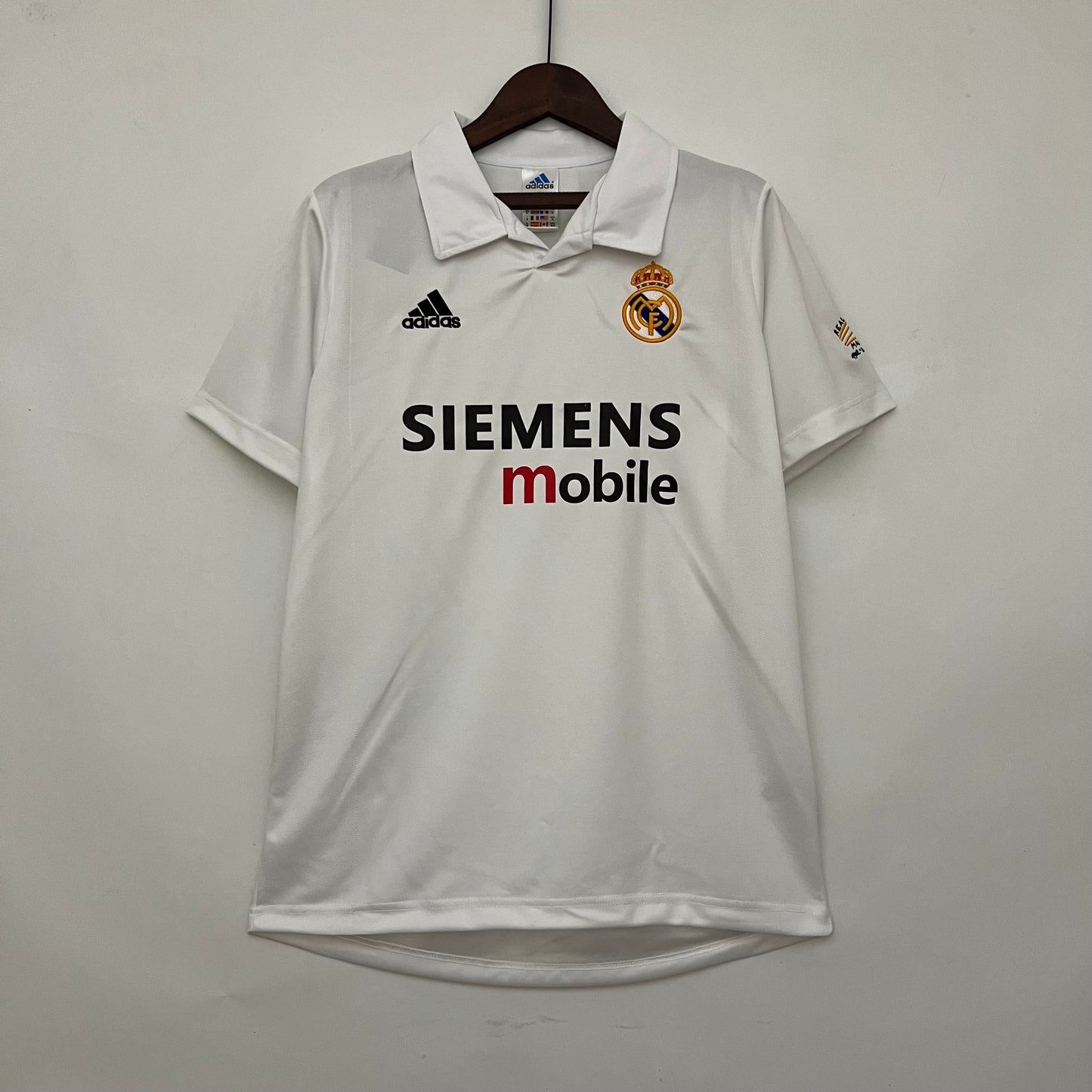 Retro Real Madrid 02-03 Home detail