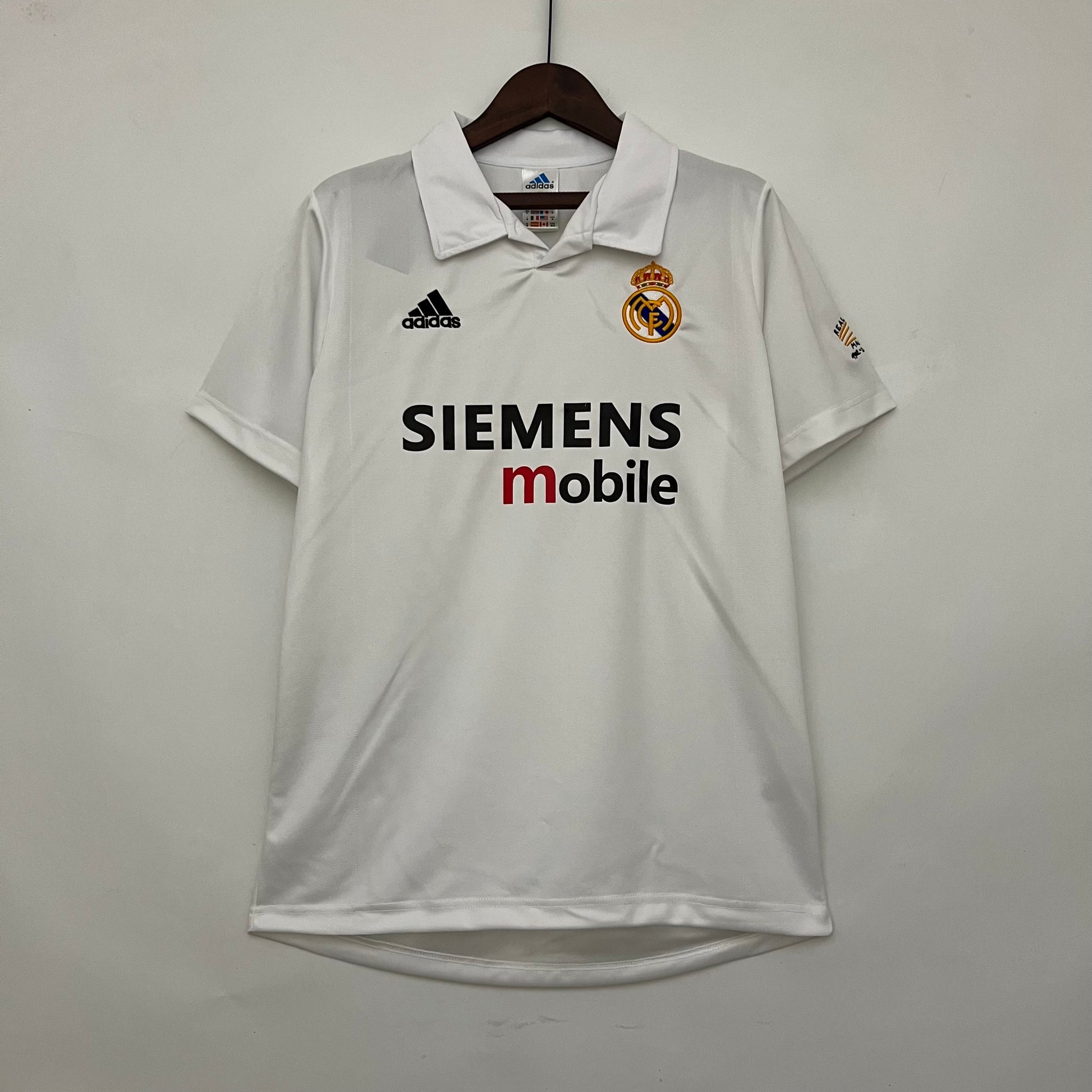Retro Real Madrid 02-03 Home detail