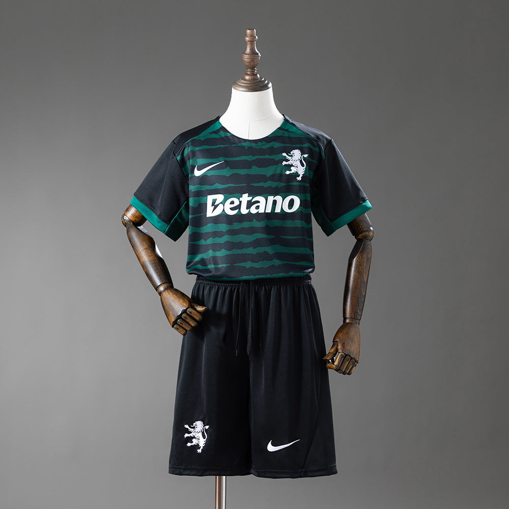 Sporting CP 25-26 Christmas Special Edition Kids Kit Jersey detail