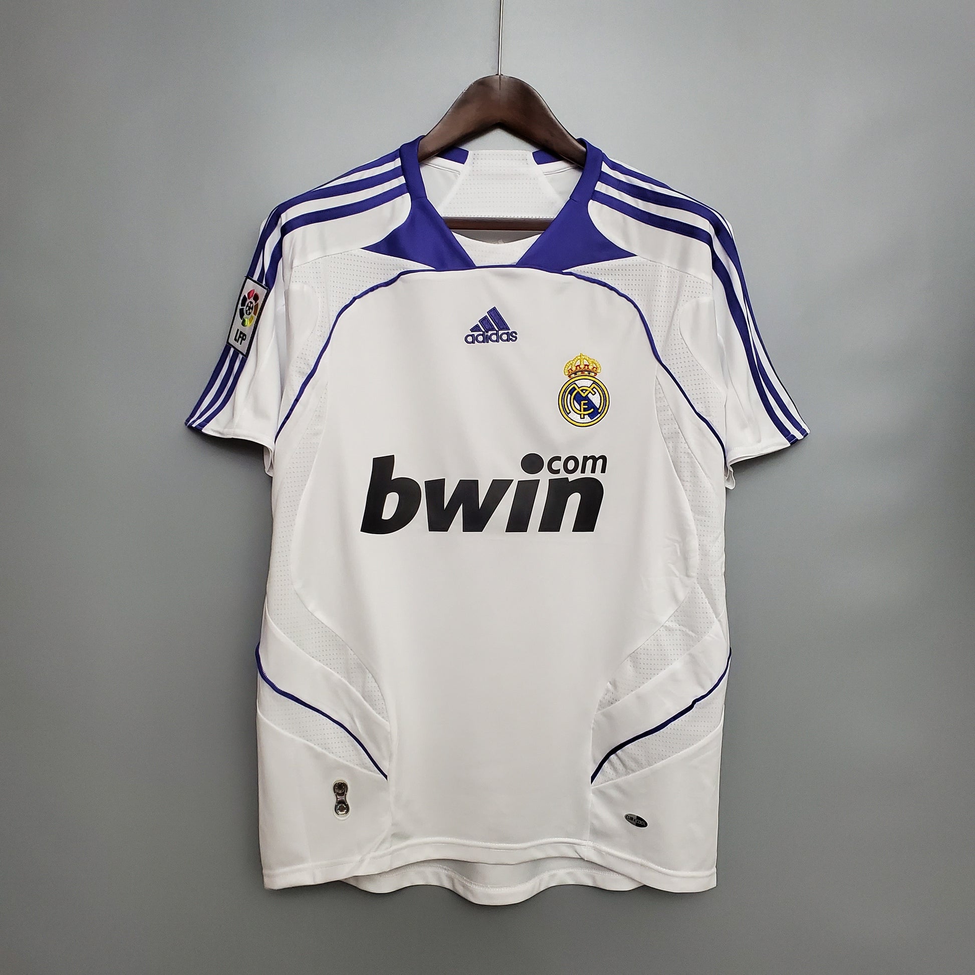 Retro Real Madrid 07-08 home detail
