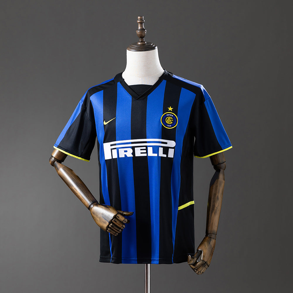 Retro Inter Milan 02-03 Home detail