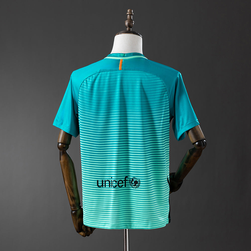 Retro Barcelona 16-17 third