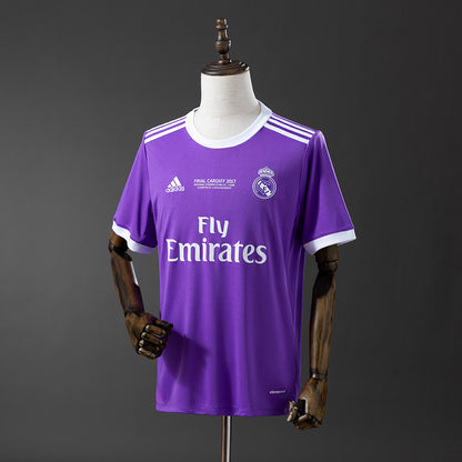 Retro Real Madrid 16-17 away detail